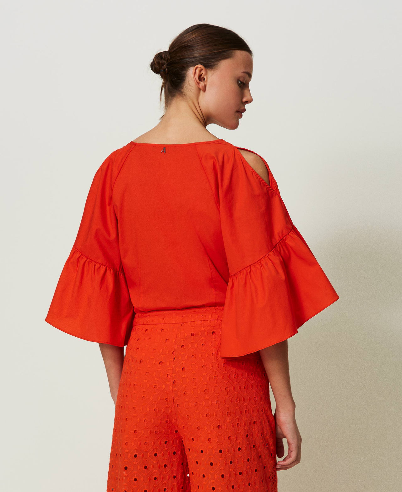 Camicia in popeline con balze Rosso "Scarlet Ibis" Donna 241AT2020_11514_03