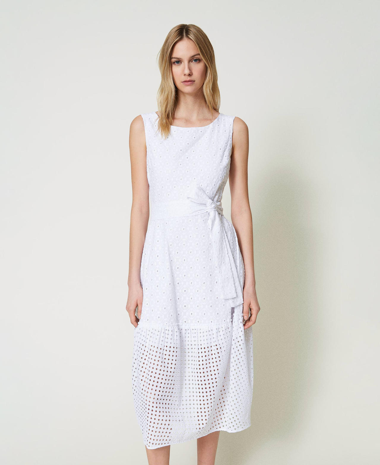 Robe longue en broderie anglaise avec volant Blanc "Papers" Femme 241AT2072-02