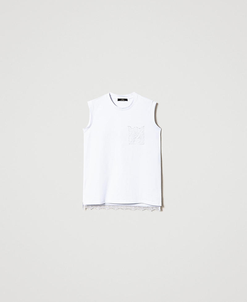 Regular t-shirt with lace