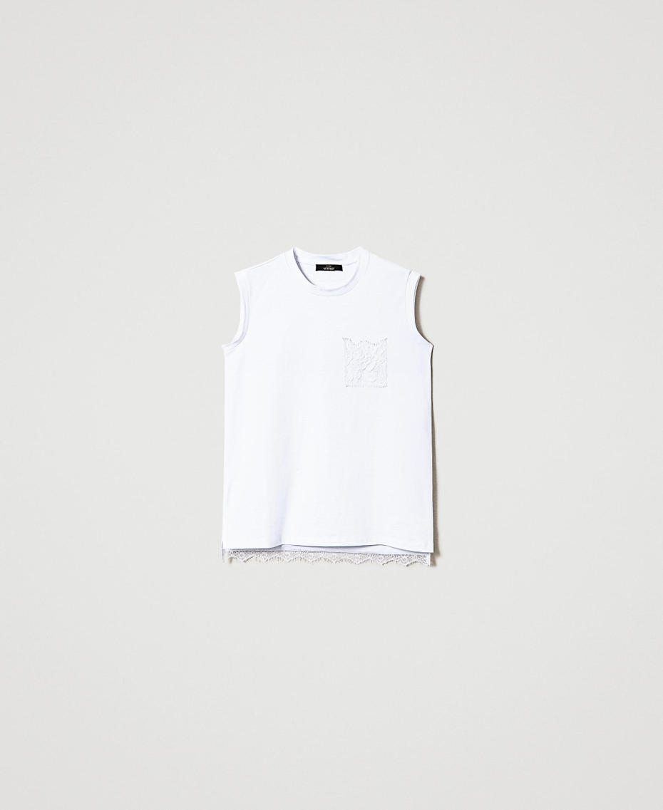 Regular t-shirt with lace