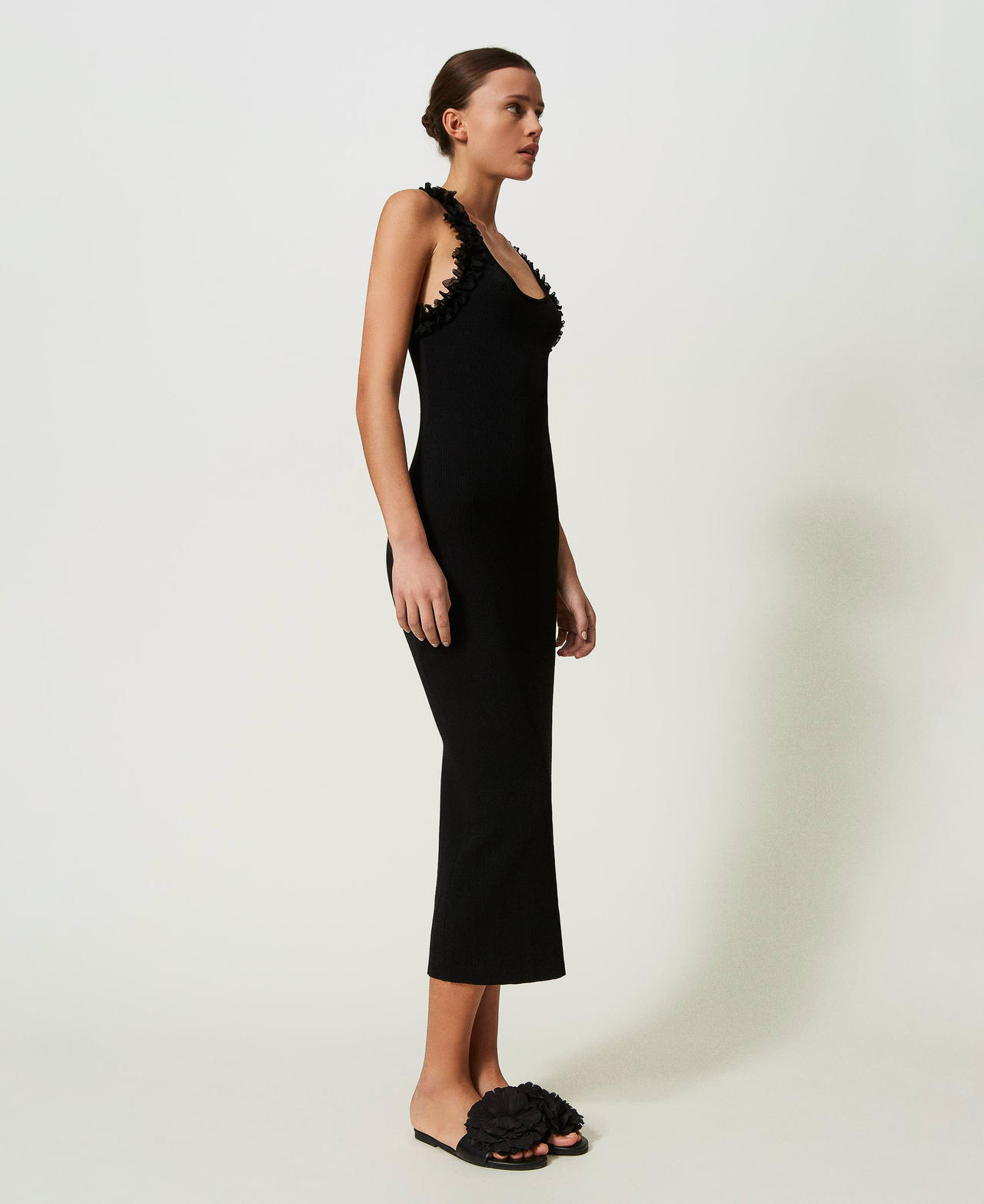 Fitted ribbed long dress with ruffles