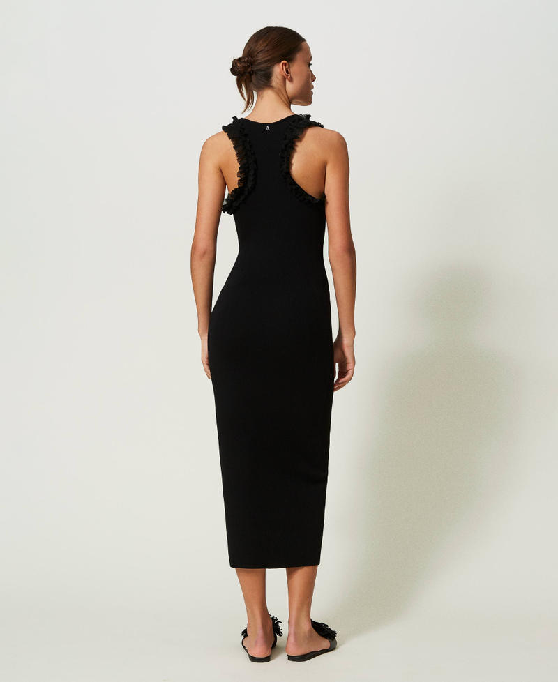 Длинное облегающее платье в рубчик с рюшами Черный женщина 241AT3041-04