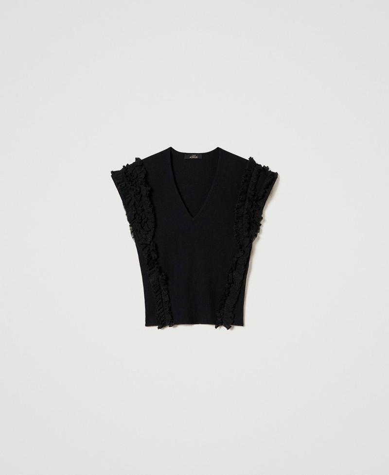 Fitted ribbed top with ruffles