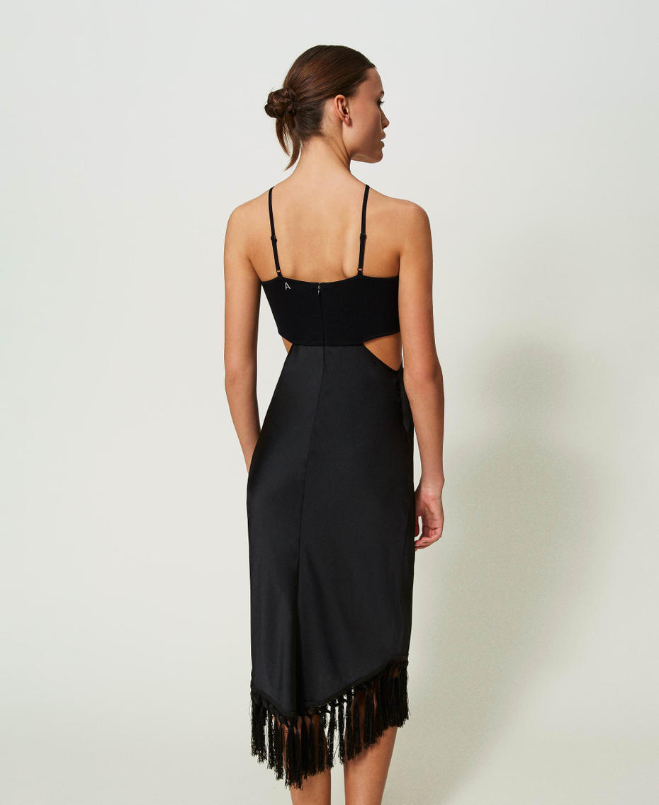 Robe midi en satin et franges
