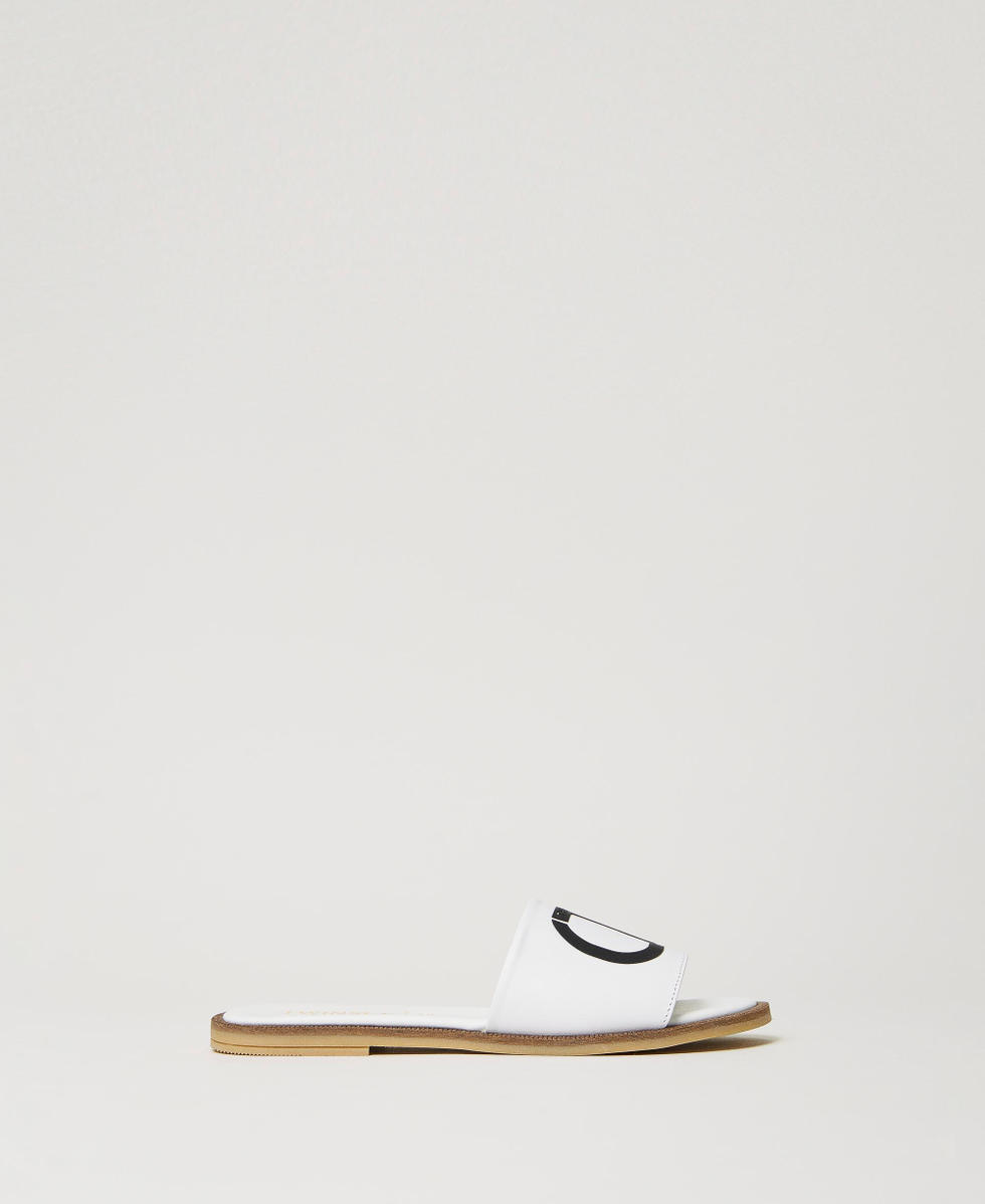 Leather slides with Oval T