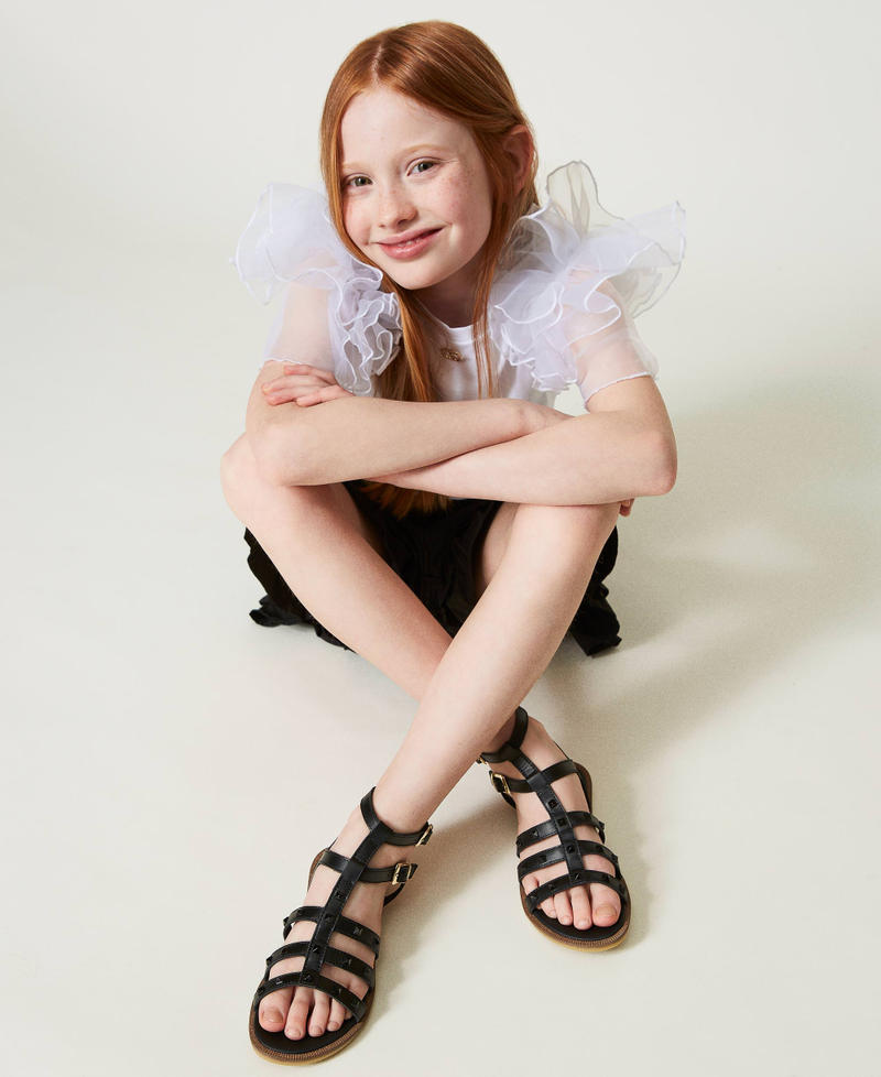 Leather sandals with studs