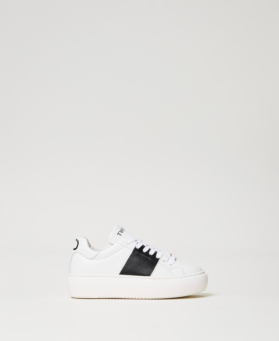 Leather trainers with logo