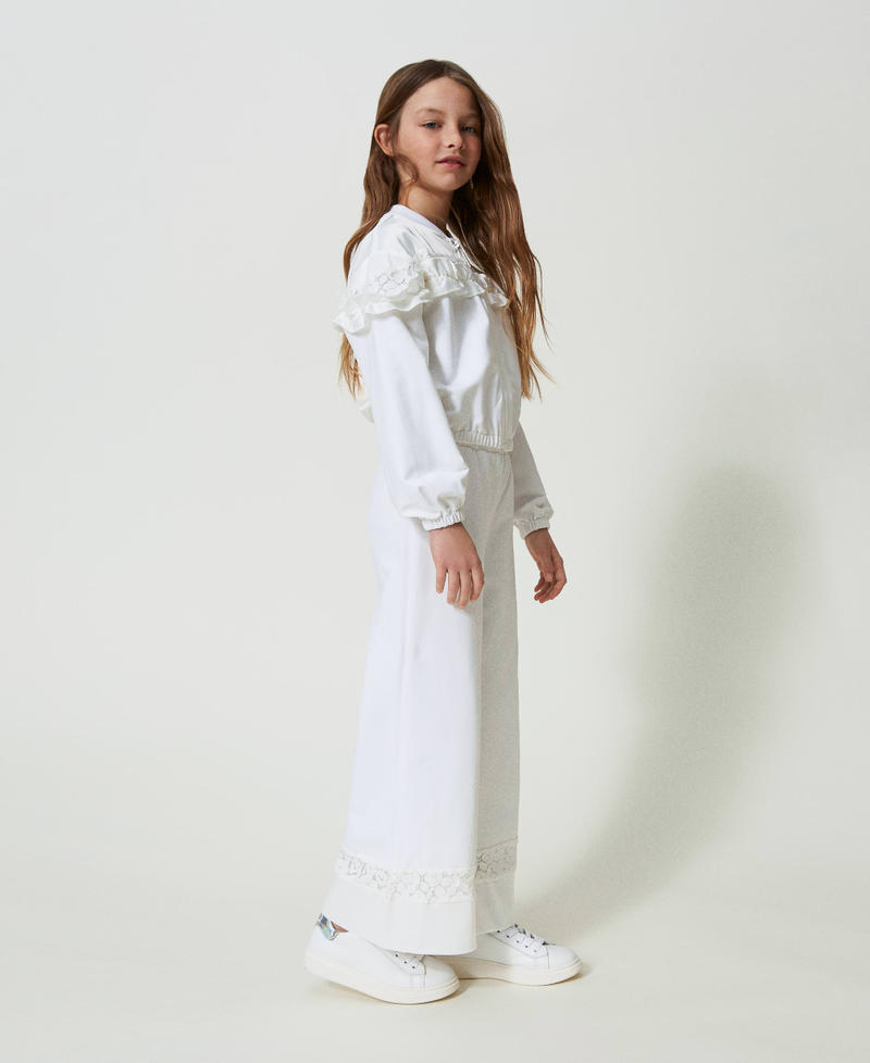 Sweatshirt with ruffles and lace