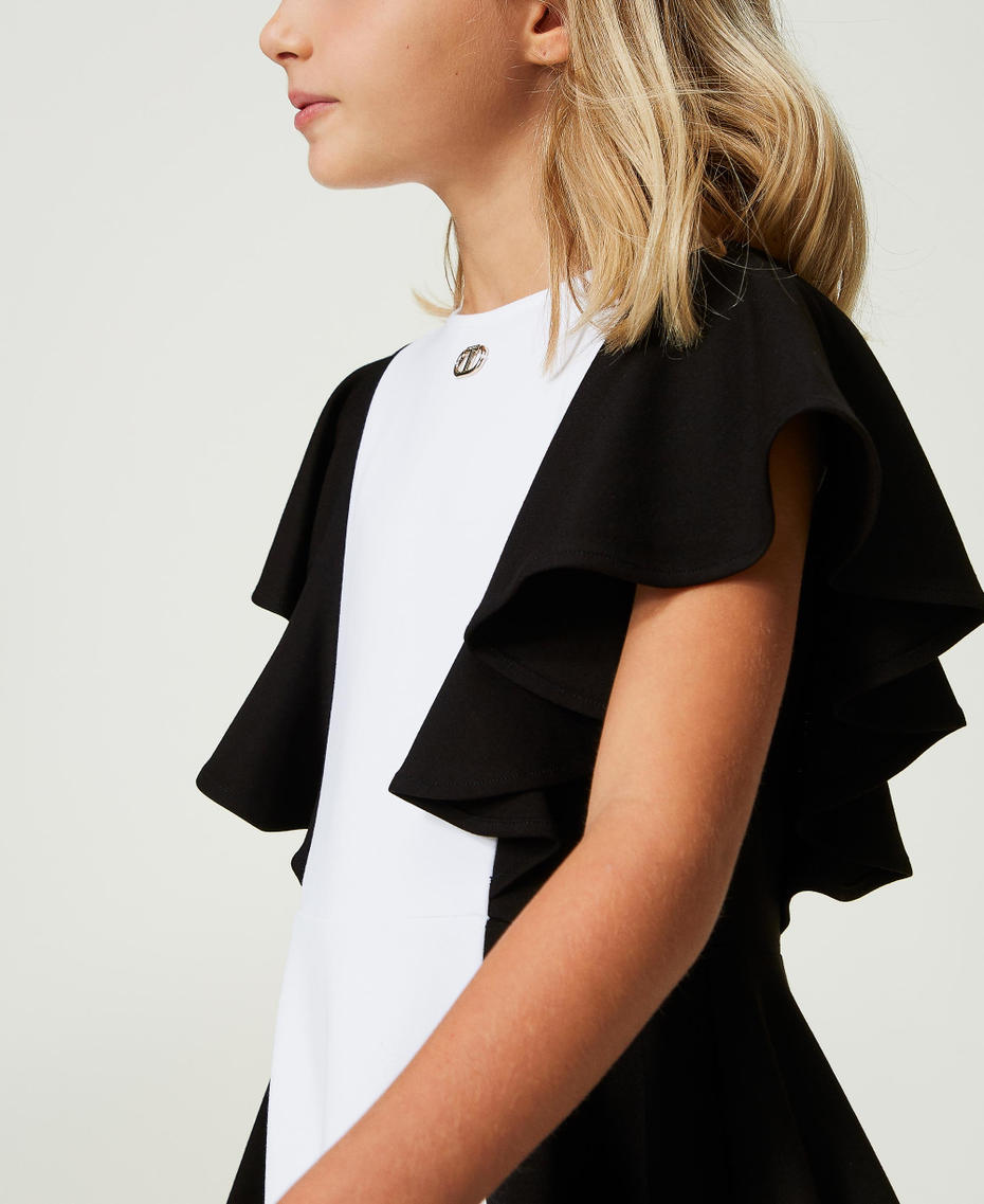 Robe courte avec manches volantées
