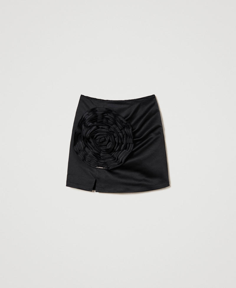 Jupe courte en satin duchesse