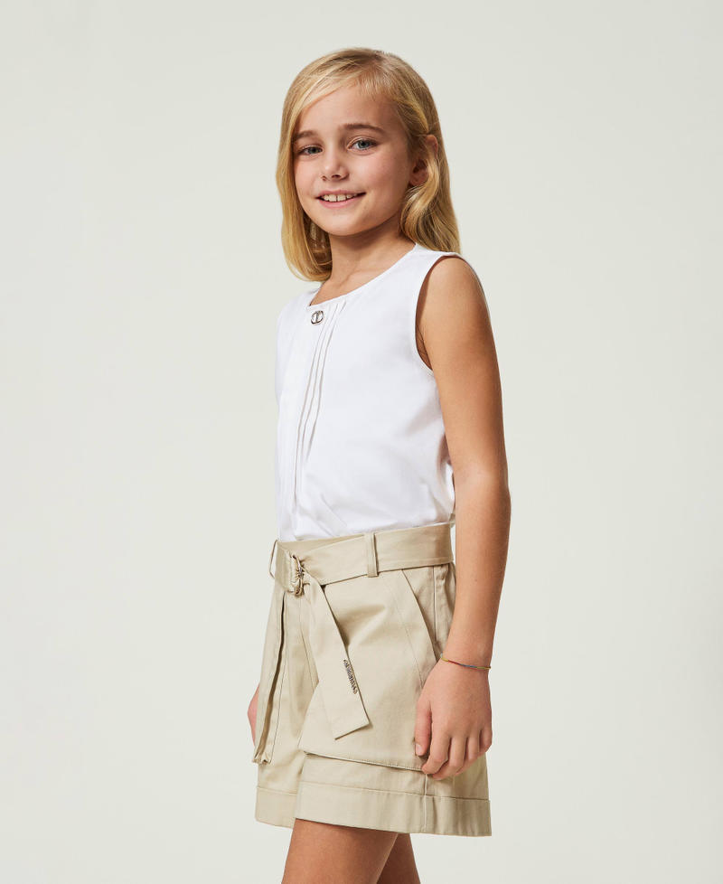 Shorts with maxi pockets