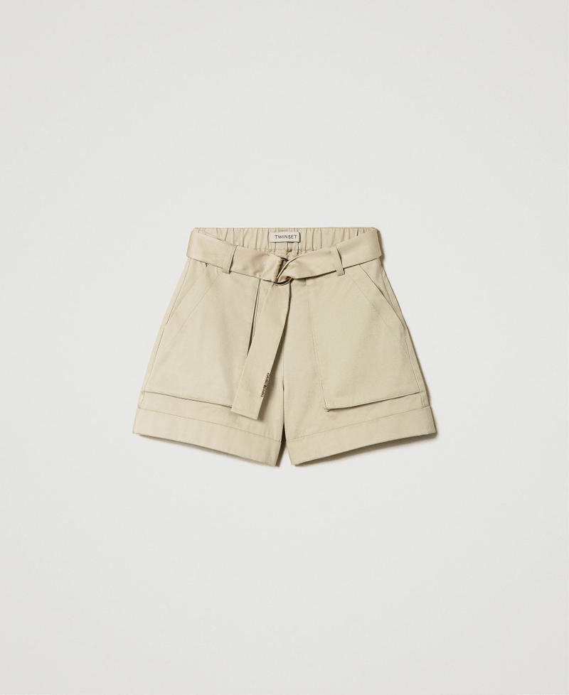 Shorts with maxi pockets