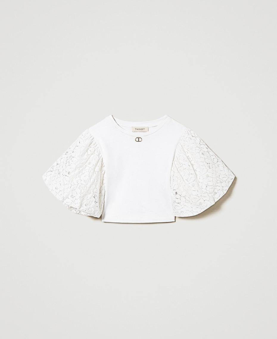 T-shirt with lace sleeves