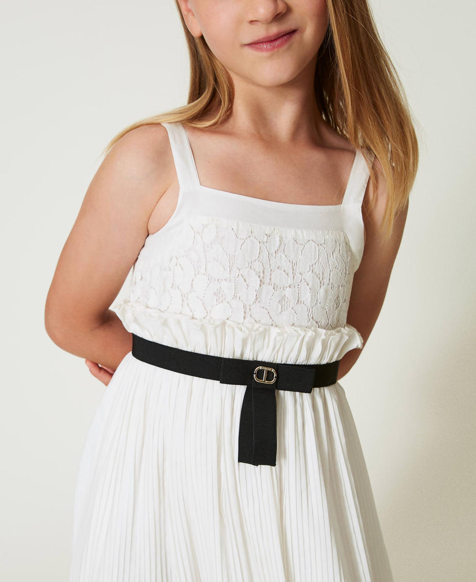 Robe longue pliss&eacute;e en dentelle Blanc &laquo;&thinsp;Lucent White&thinsp;&raquo; Fille 241GJ2Q50_11271_04