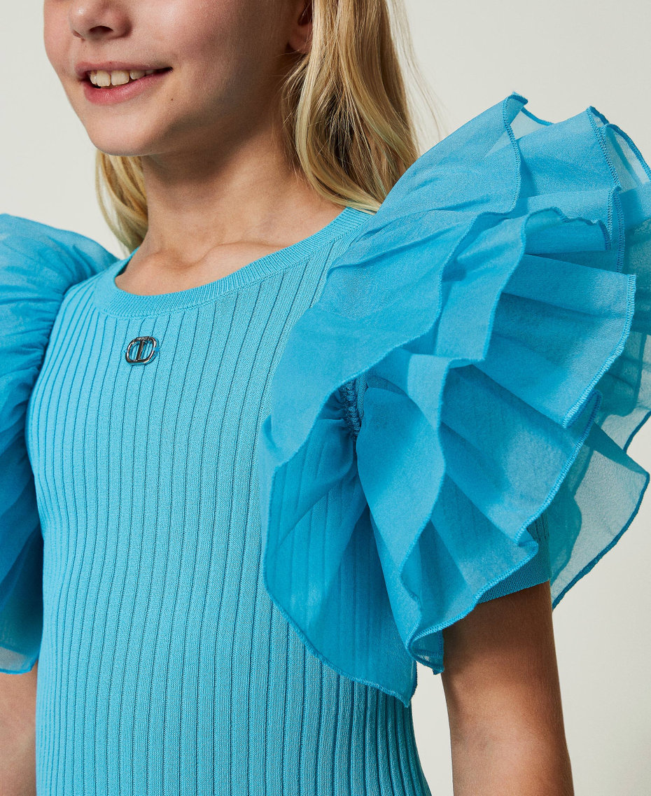 Fitted top with organza sleeves