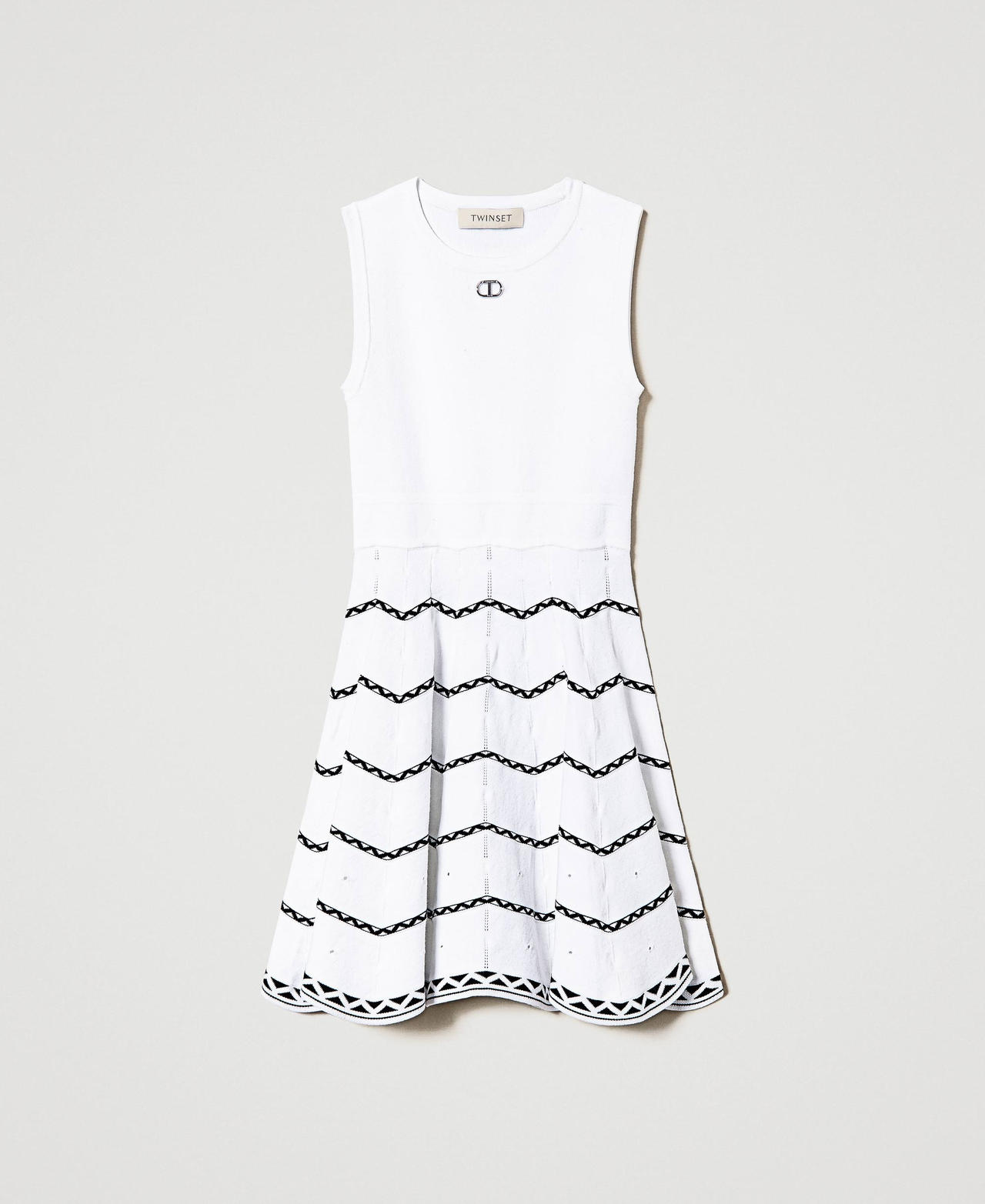 Robe courte avec motif géométrique