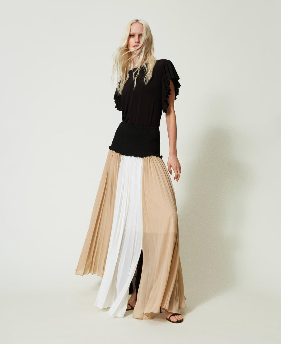 T-shirt with wing sleeves
