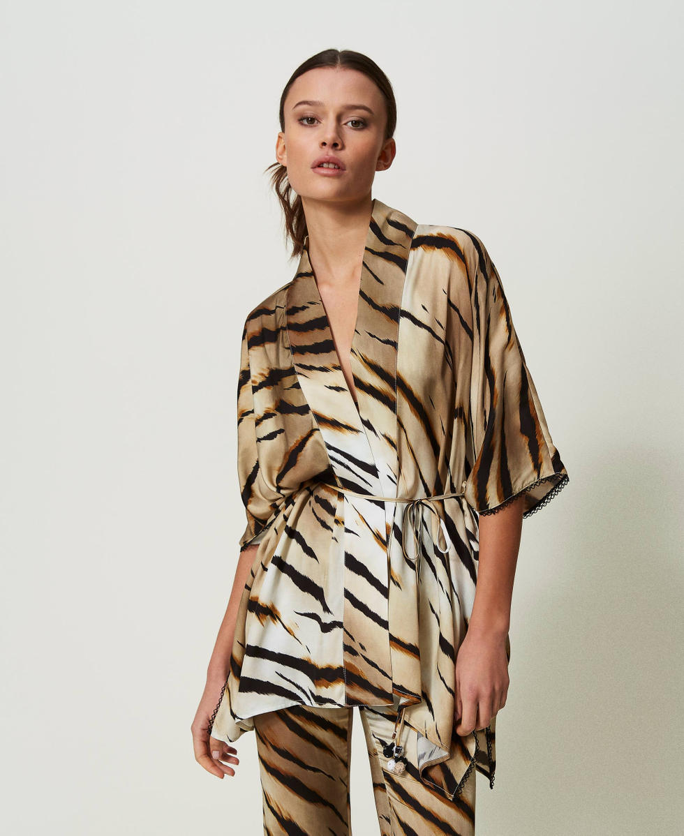 Caftan en serg&eacute; avec imprim&eacute; animalier