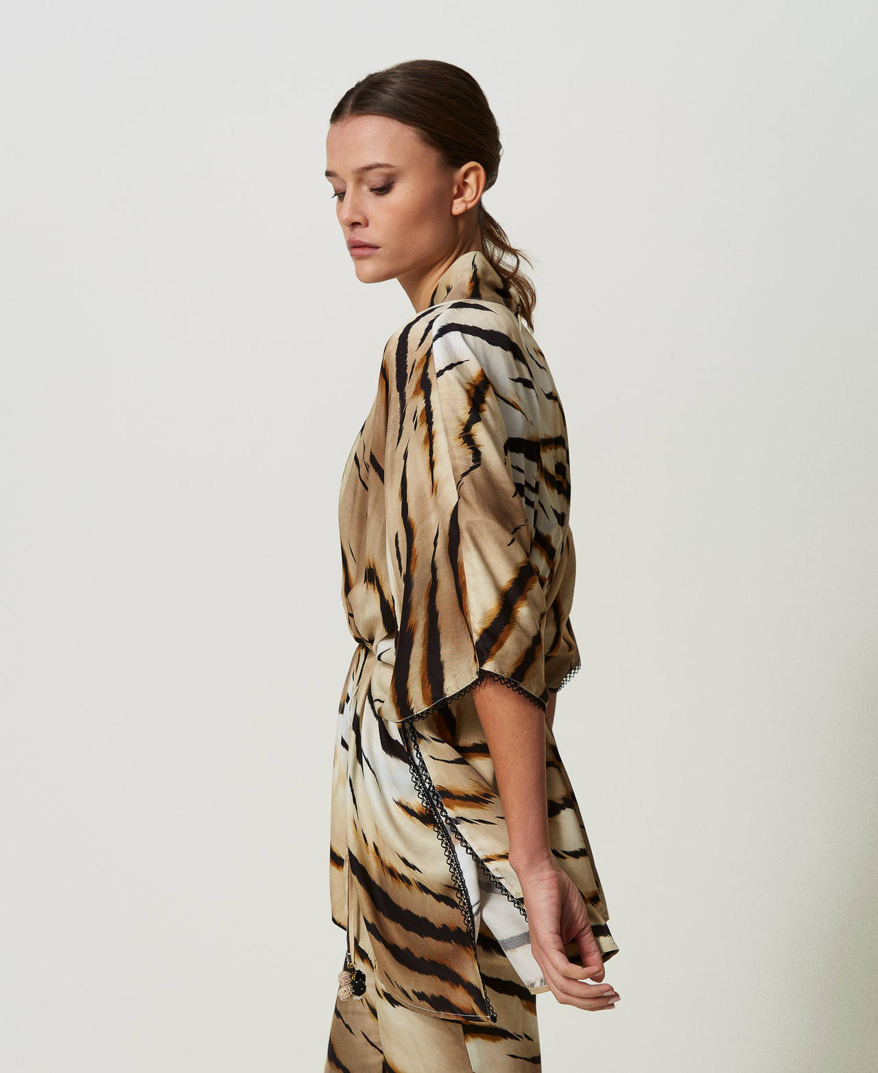 Caftan en sergé avec imprimé animalier