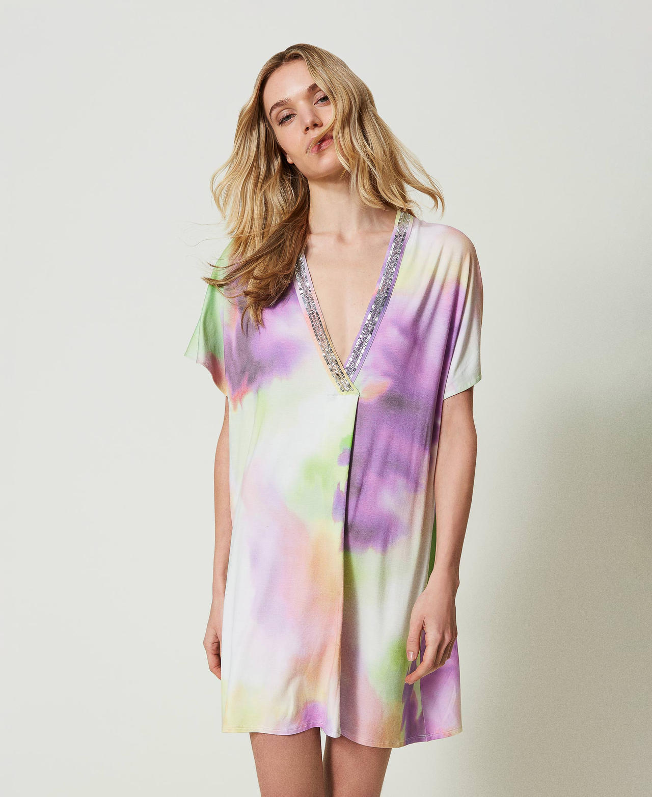 Tie-dye print kaftan with sequins