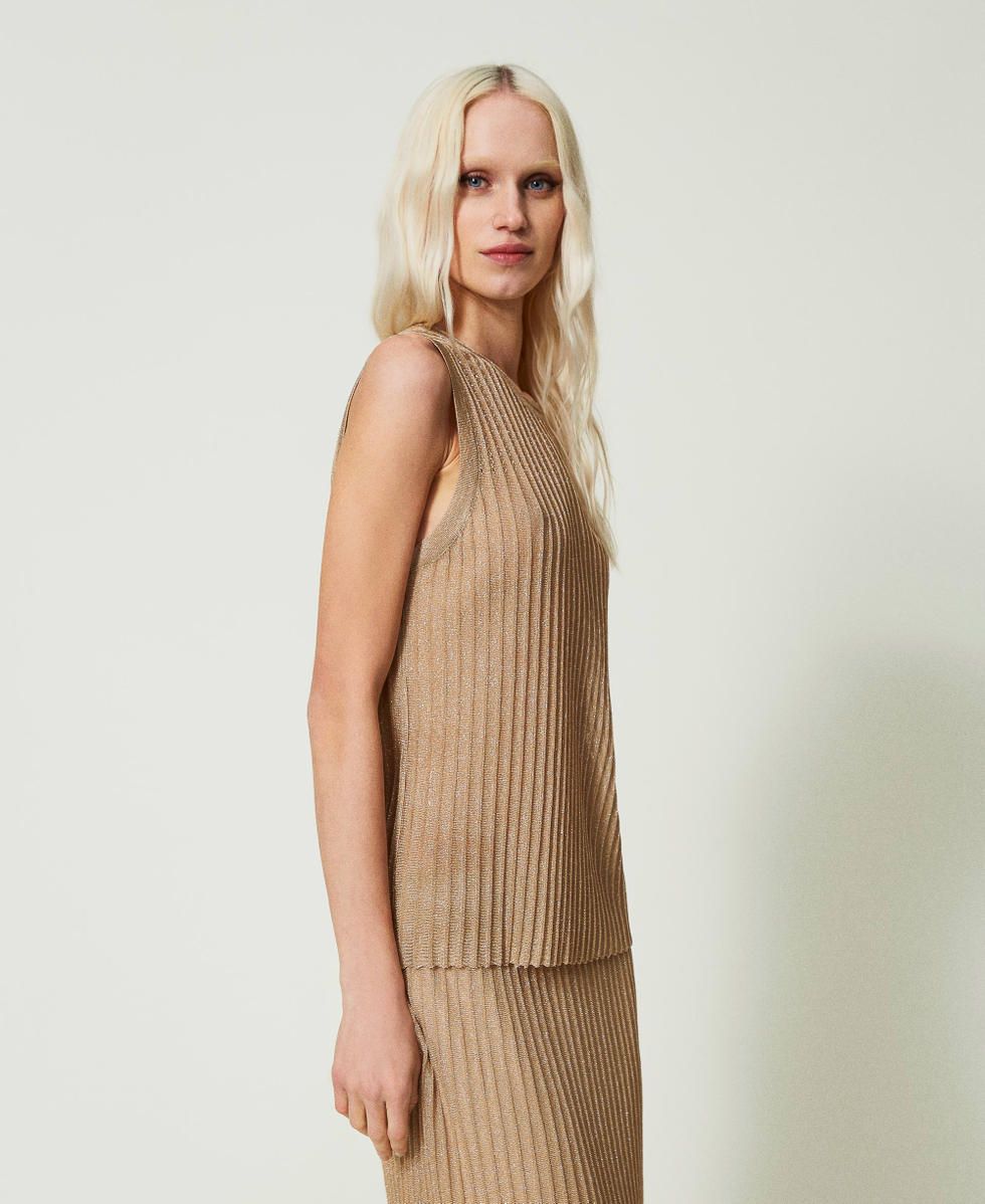Lurex-Stricktop mit Rundhalsschnitt