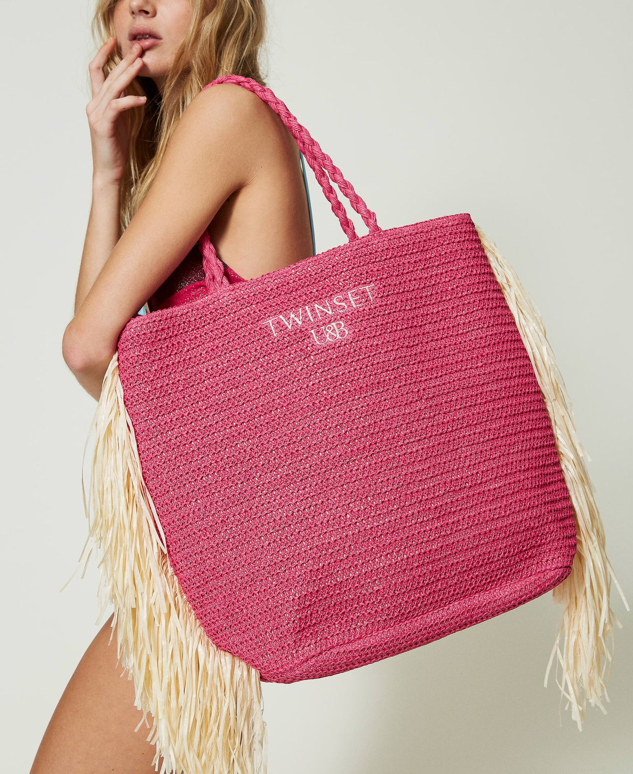 Raffia-like shopping bag with fringes “Pink Dahlia” Fuchsia Woman 241LB71AA-0S