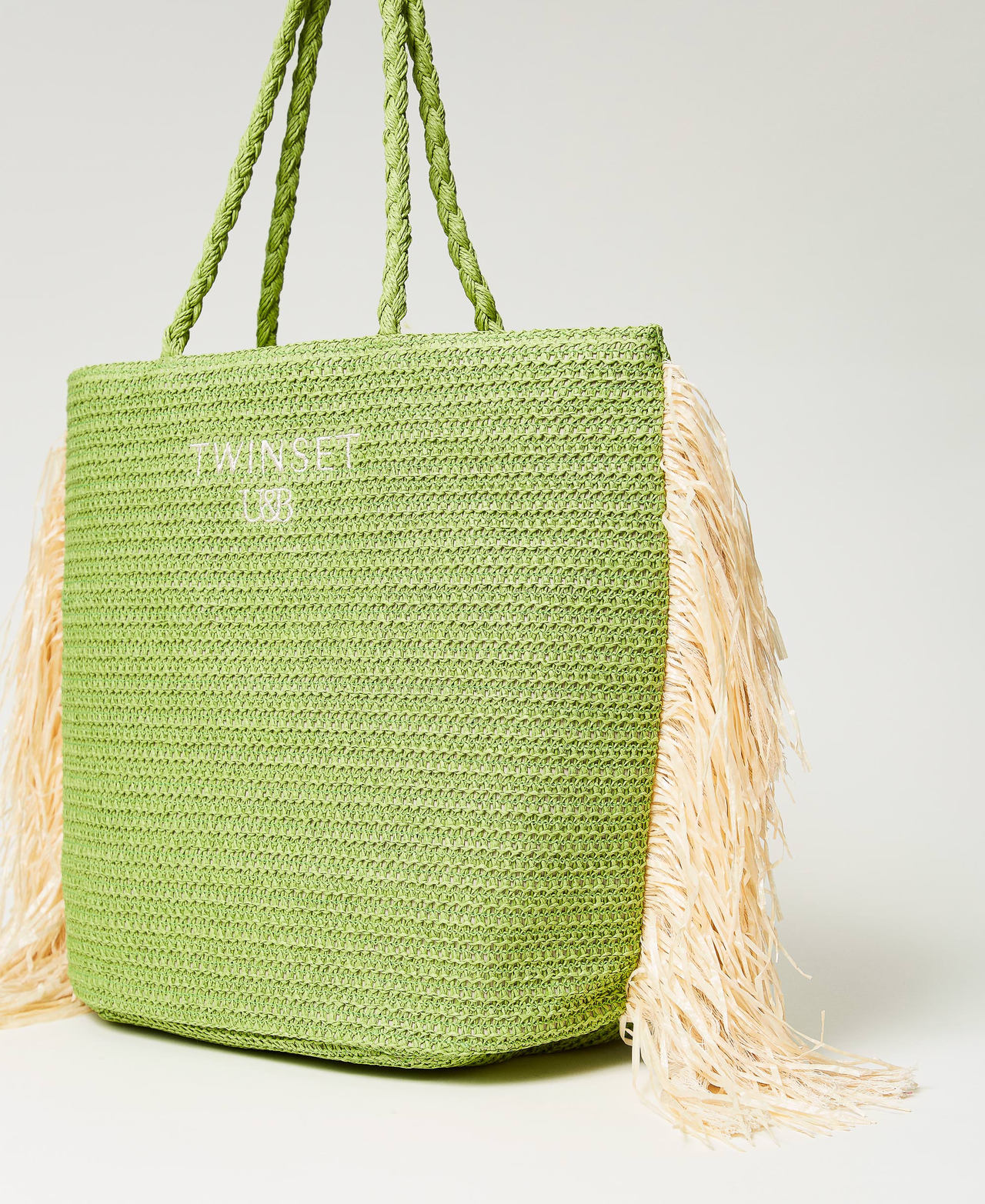 Raffia-like shopping bag with fringes