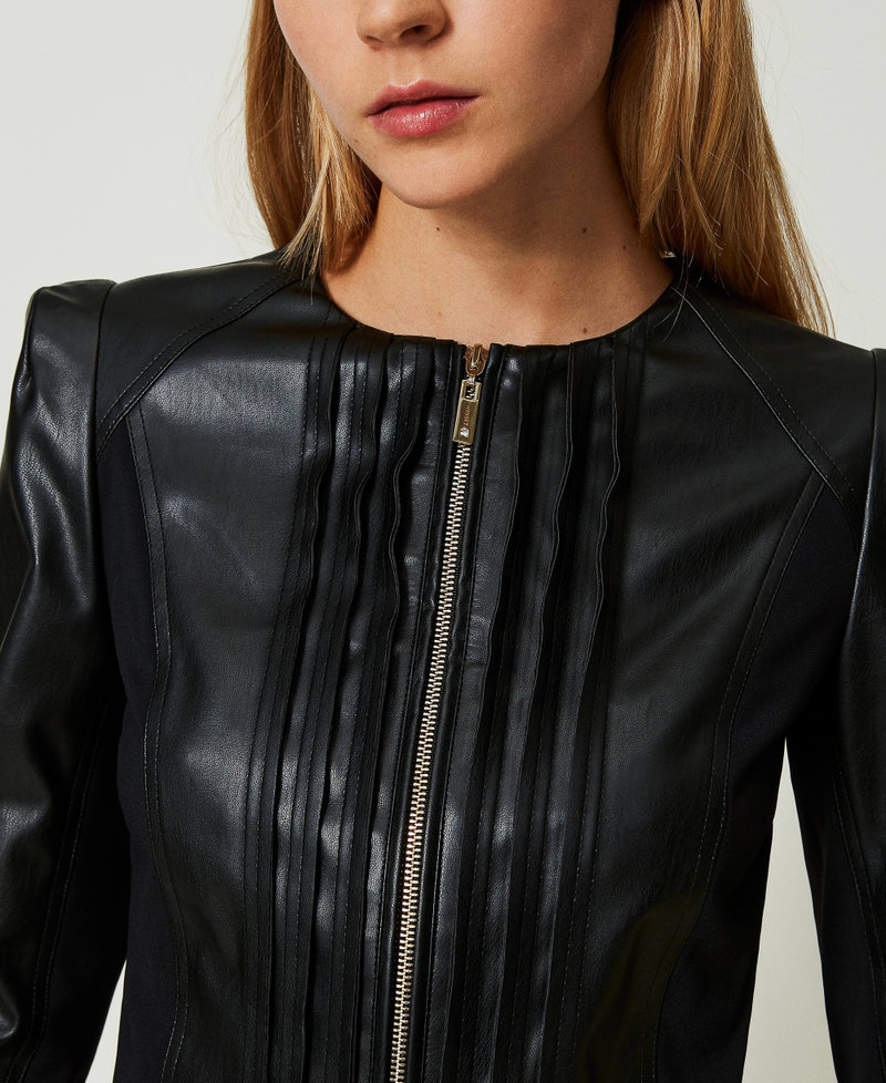 Укороченная куртка с имитацией натуральной кожи Черный женщина 241LL2ADD-04