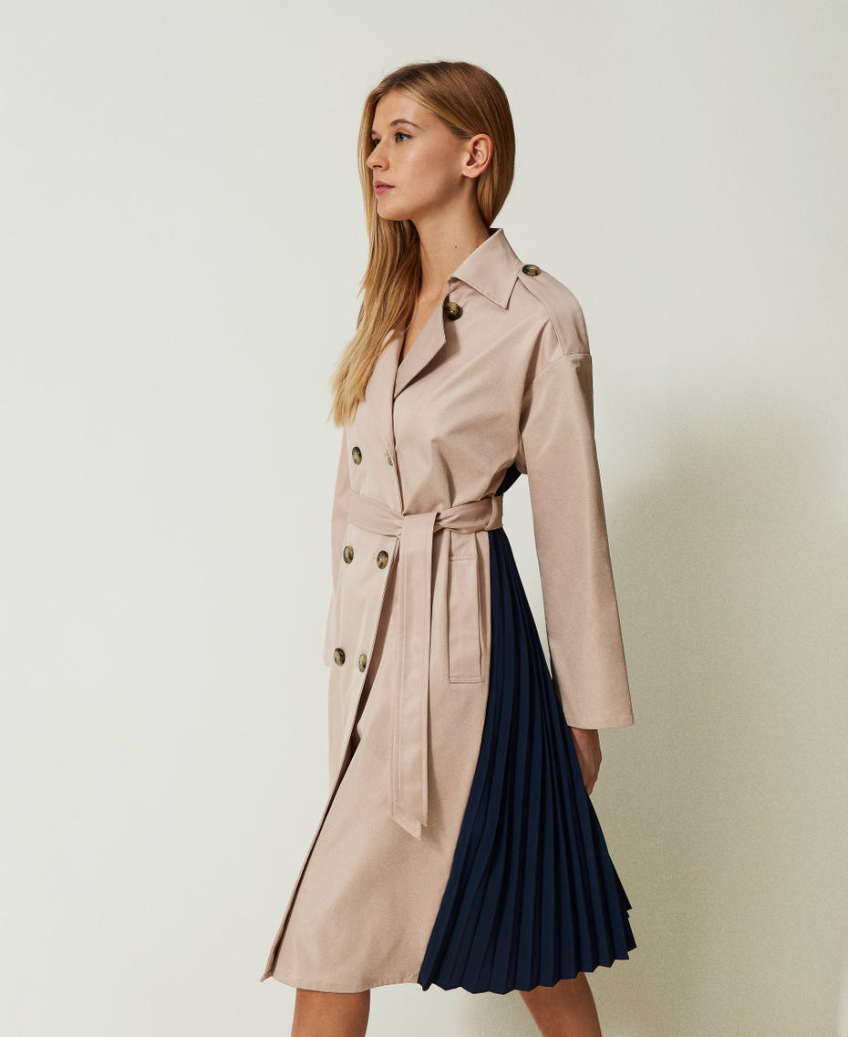 Gabardine trench coat with pleated back Two-tone "Champagne" Beige / Dress Blue Woman 241LL2DLL-01