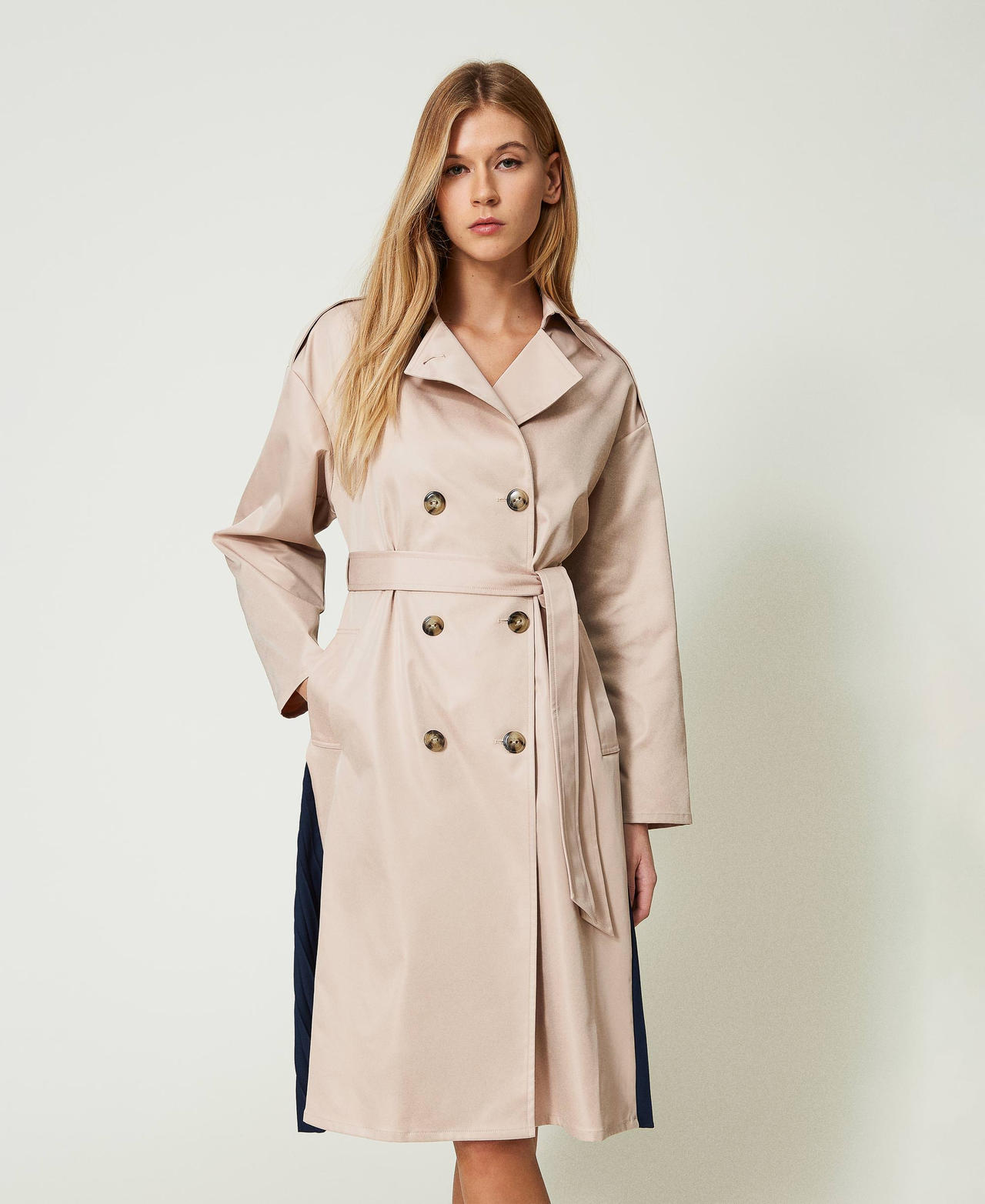 Trench en gabardine avec dos plissé Bicolore Beige « Champagne »/Robe Bleu Femme 241LL2DLL-02