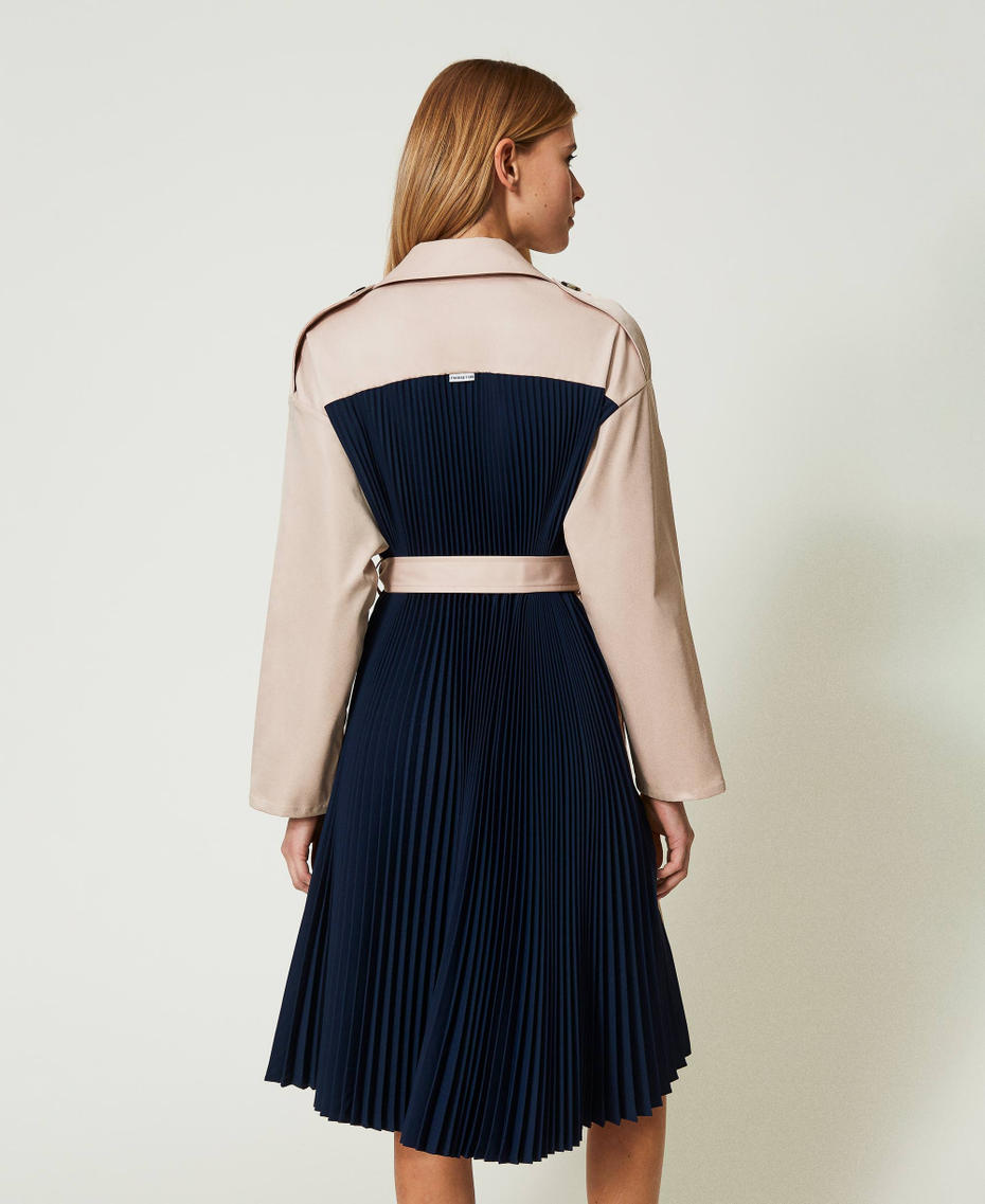 Gabardine trench coat with pleated back Two-tone "Champagne" Beige / Dress Blue Woman 241LL2DLL-03