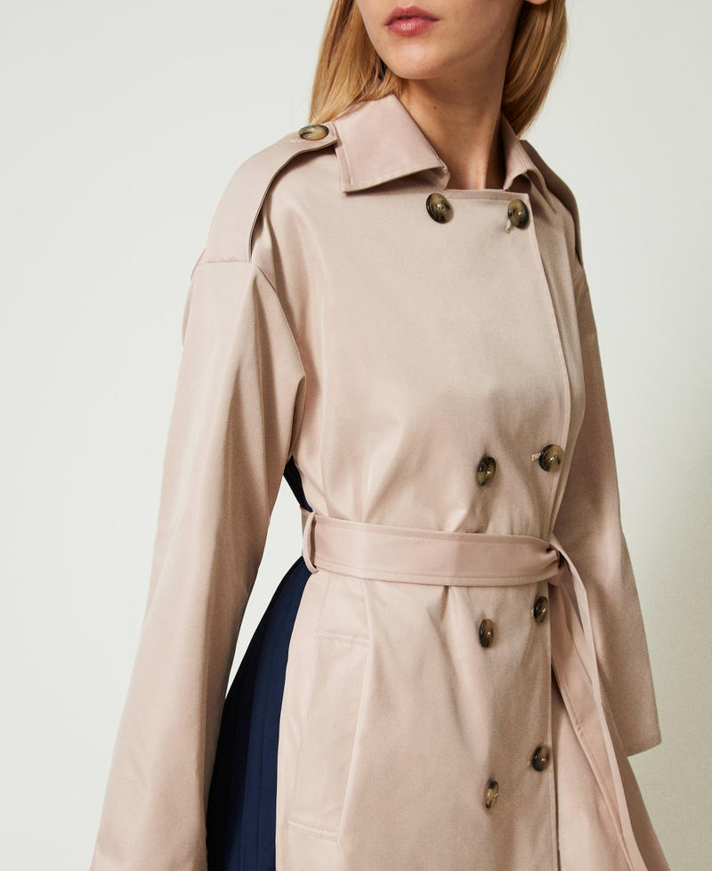 Gabardine trench coat with pleated back Two-tone "Champagne" Beige / Dress Blue Woman 241LL2DLL-04