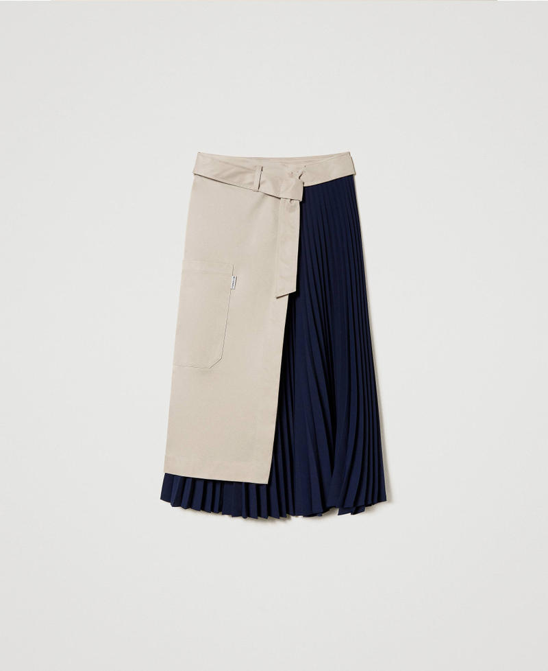 Gabardine skirt with pleated insert