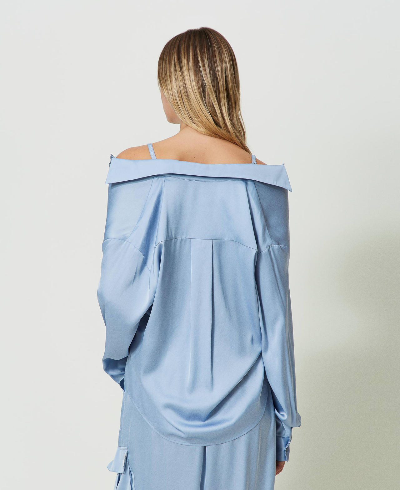 Camicia in raso con taschino Azzurro "Light Pervinca" Donna 241LL2FGG_11281_03