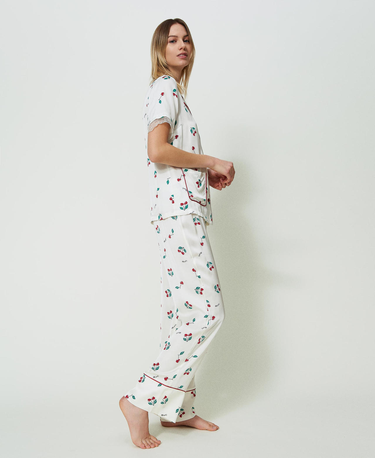 Satin trousers with cherry print Cherry Print / Antique White Woman 241LL2HBB-02