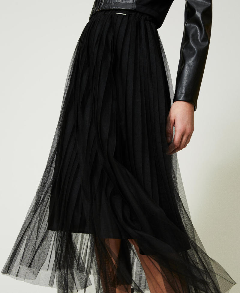 Jupe mi-longue en tulle plissé