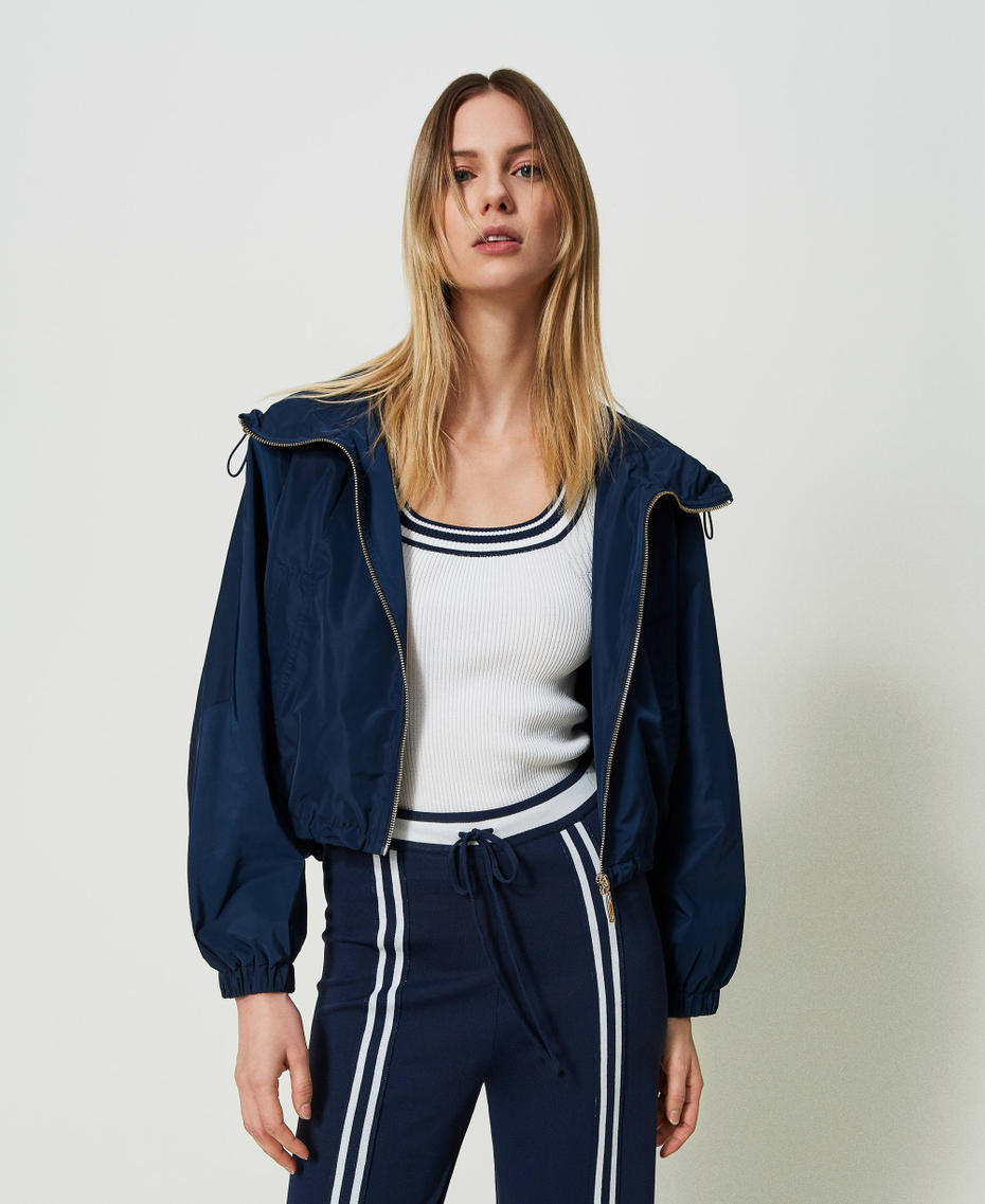 Nylon jacket with hood and zip