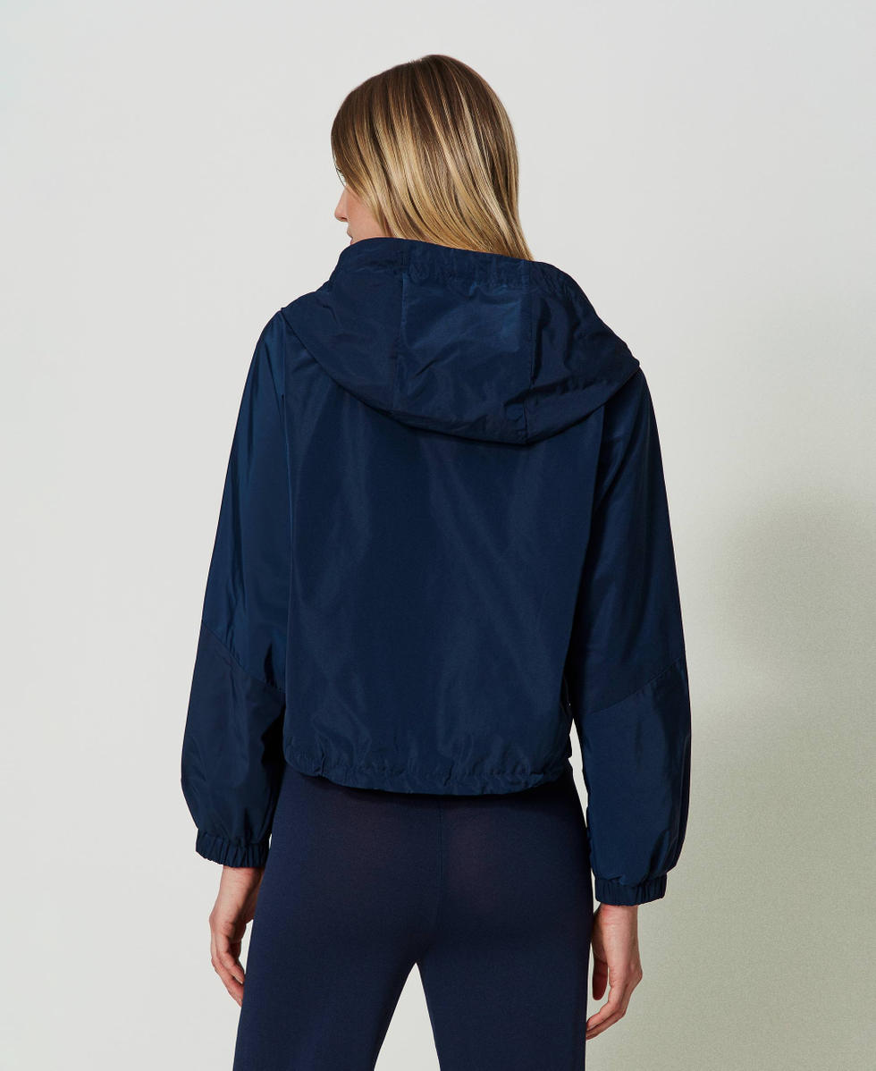 Nylon jacket with hood and zip