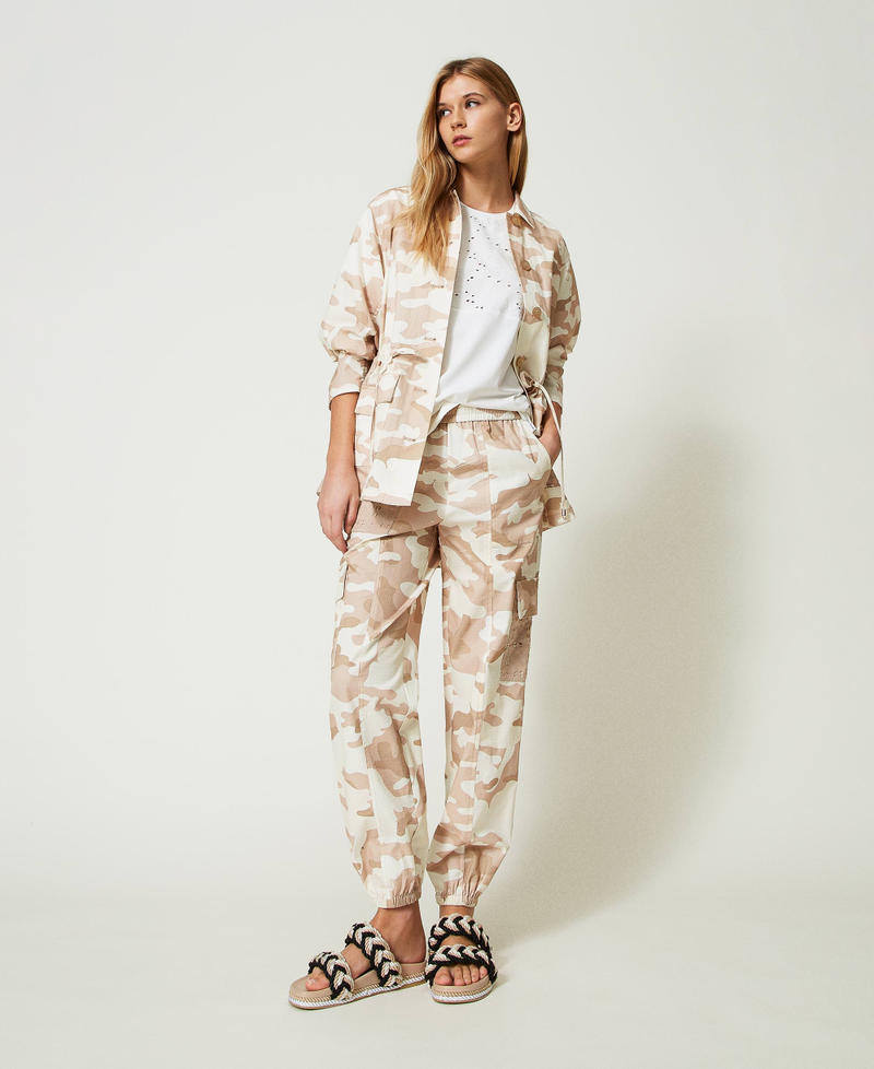 Cargo trousers with camouflage print “Champagne” Beige Camouflage Print Woman 241LL2NBB-02