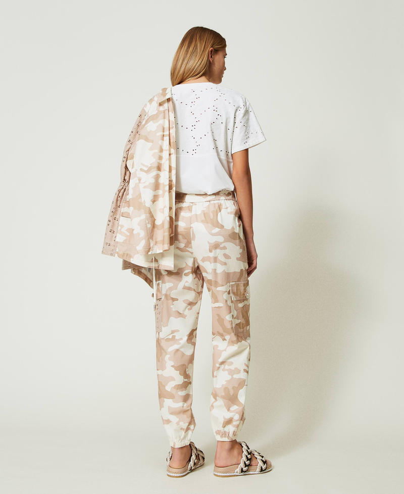 Cargo trousers with camouflage print “Champagne” Beige Camouflage Print Woman 241LL2NBB-03