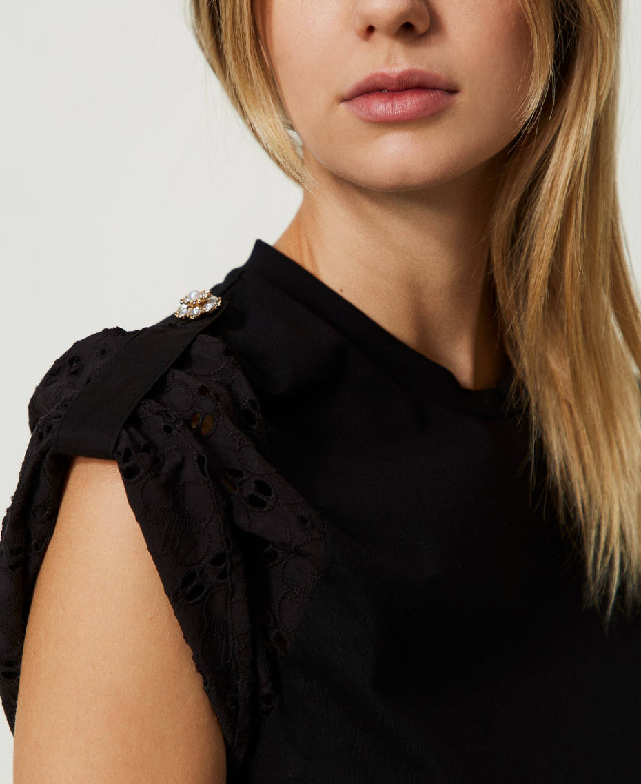 T-shirt with poplin broderie anglaise sleeves