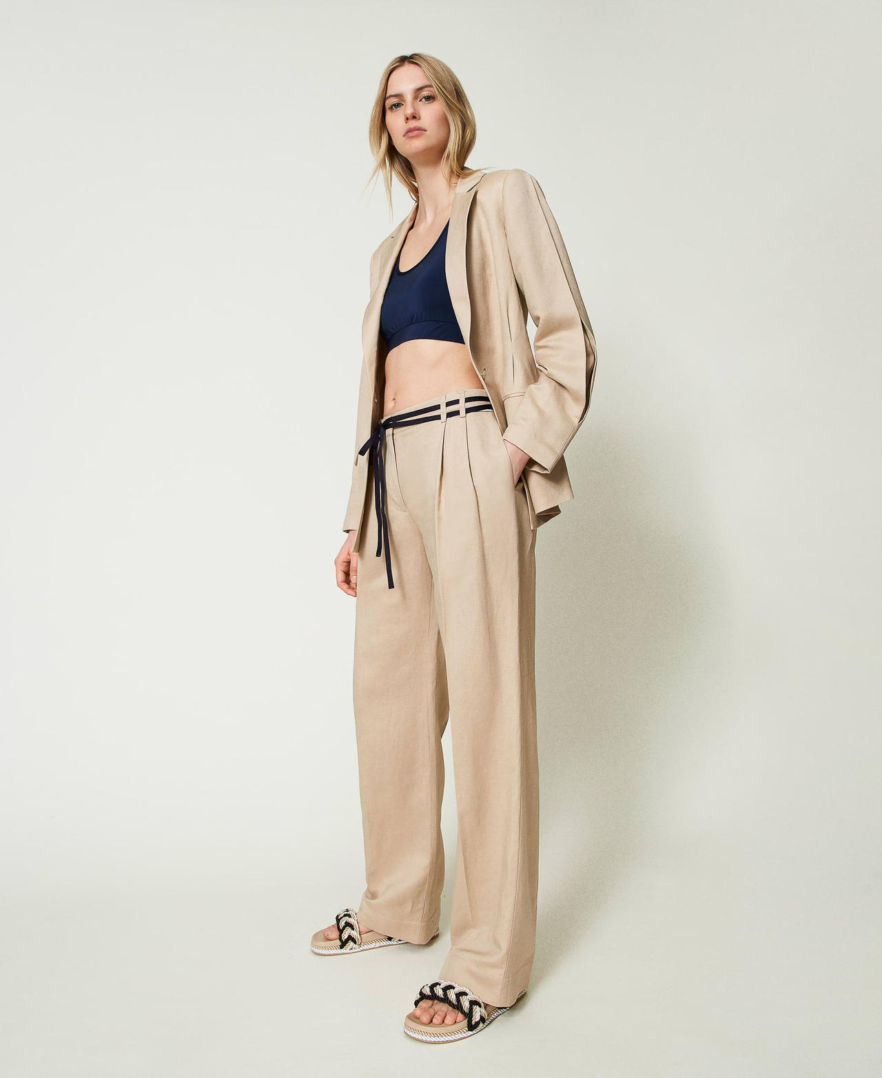 Pantalon en lin mélangé avec ceinture