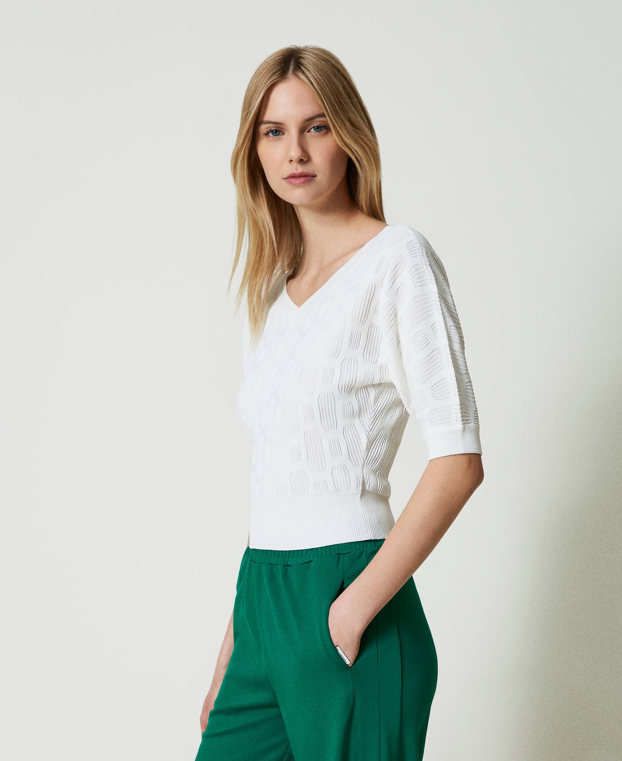 Jumper with geometric motif