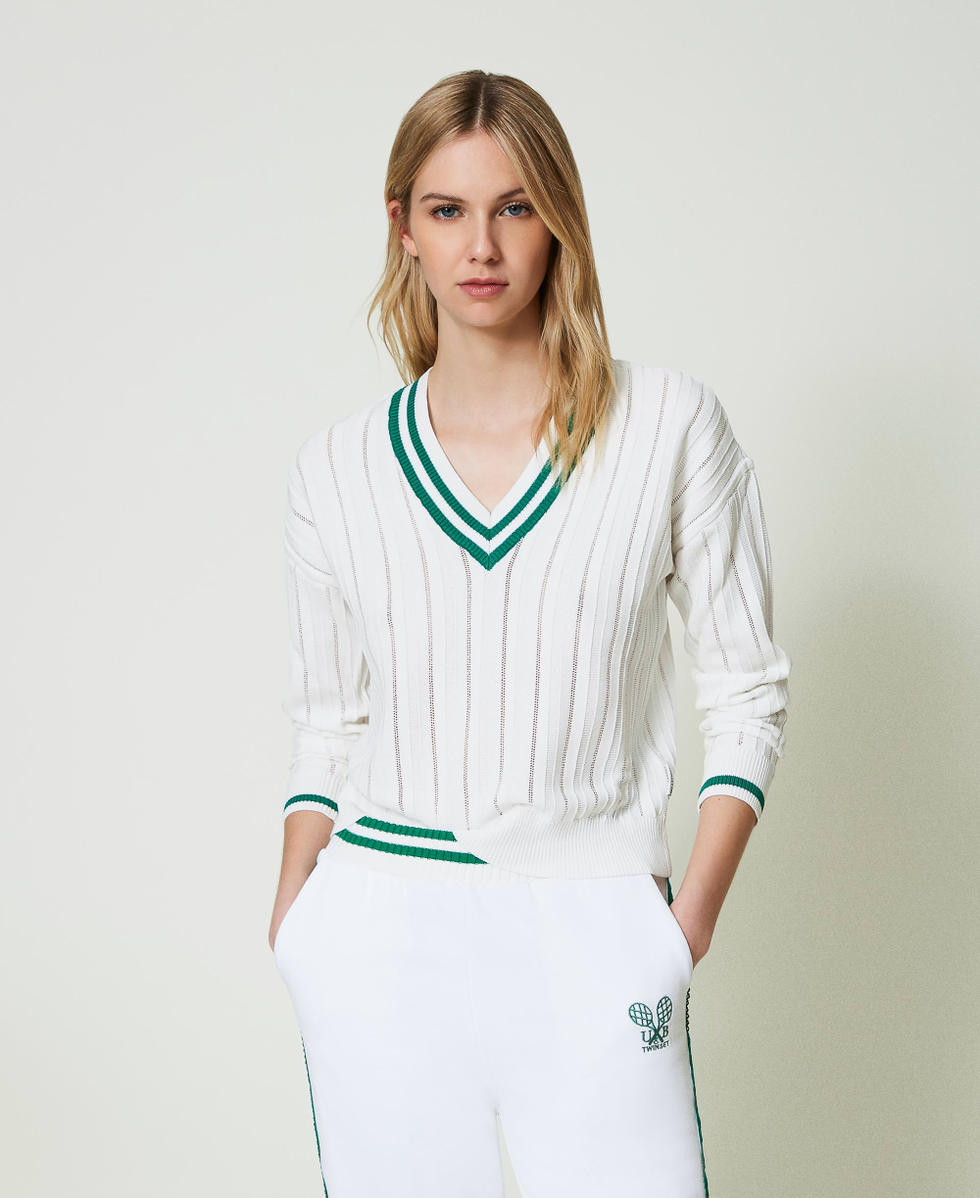 Jumper with contrasting stripes and embroidery
