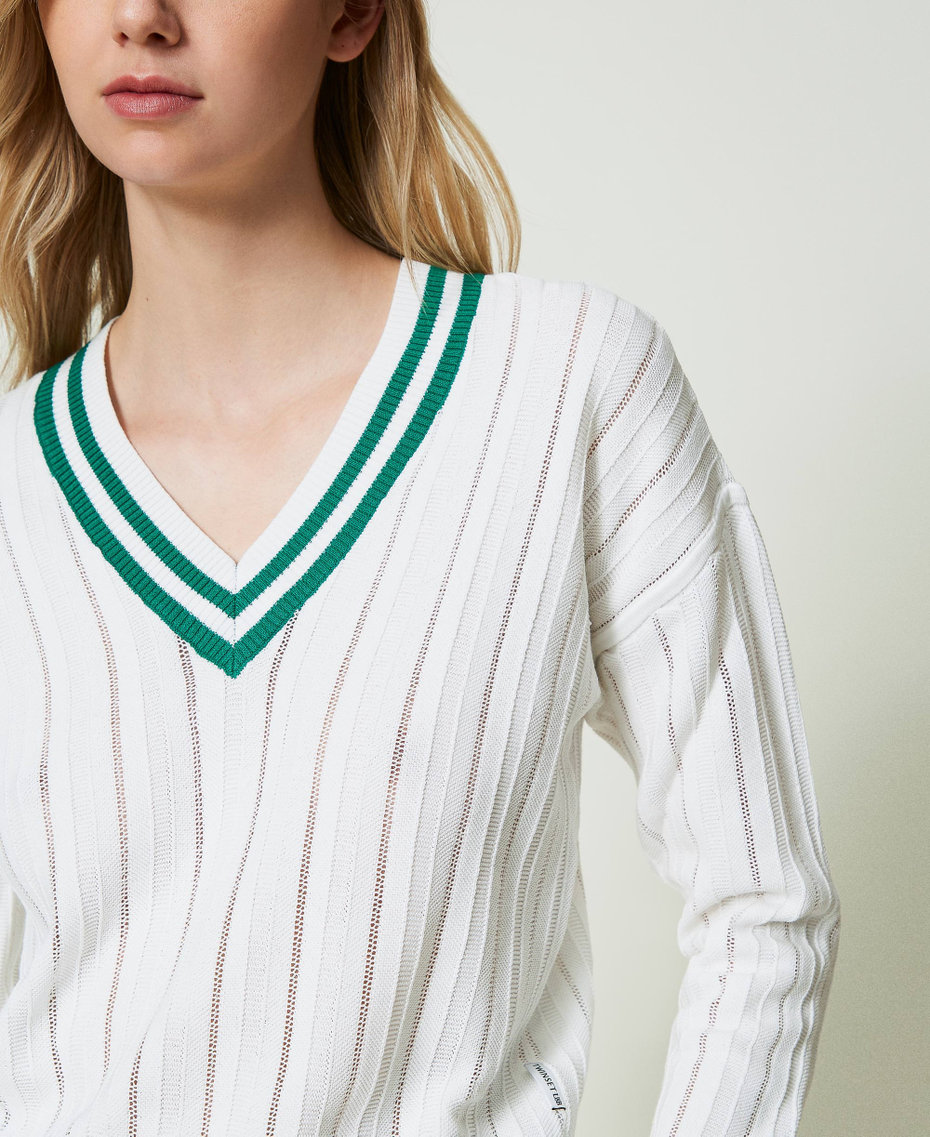 Jumper with contrasting stripes and embroidery