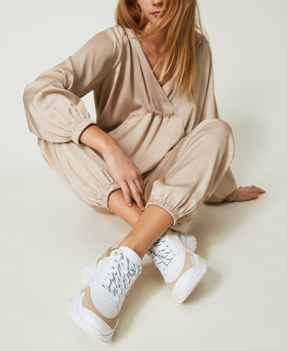 Running trainers with laminated details Off White Woman 241LLT010_00526_S0