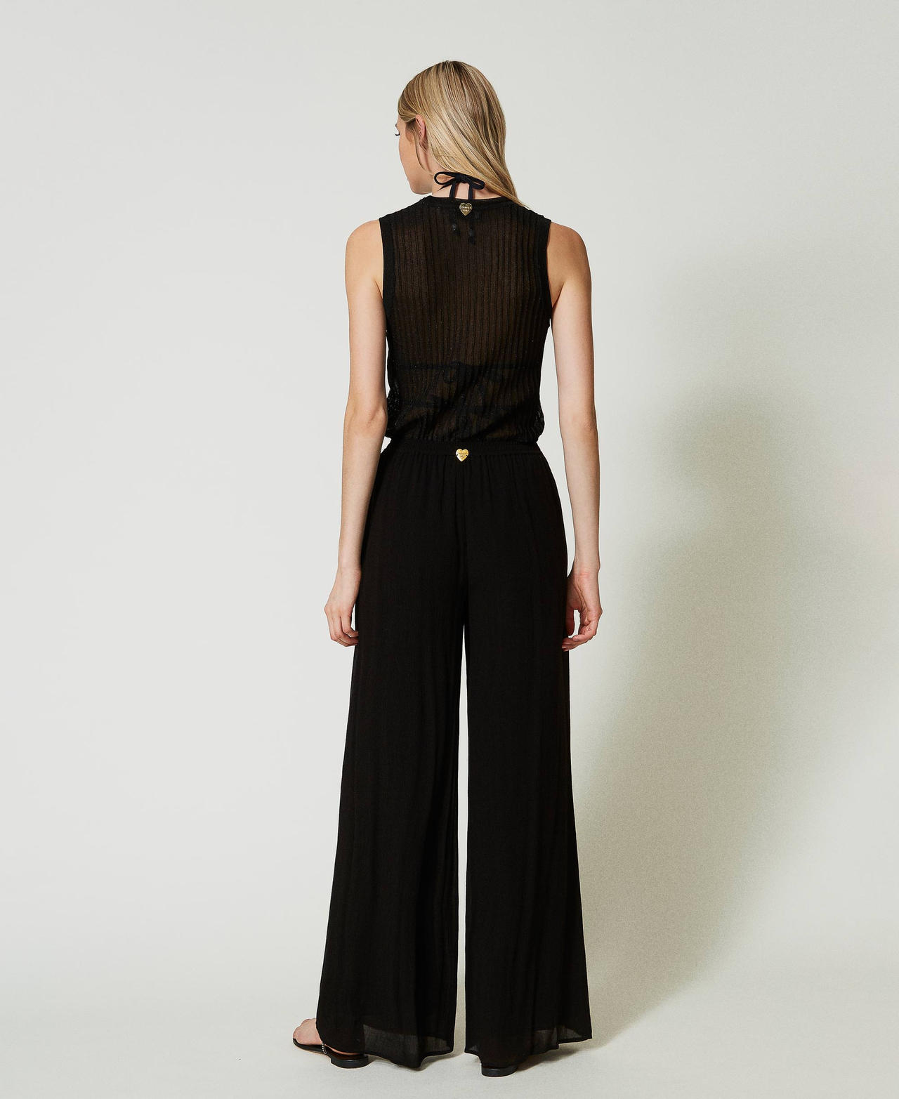 Palazzohose aus Krepon Schwarz Frau 241LM2SBB_00006_03