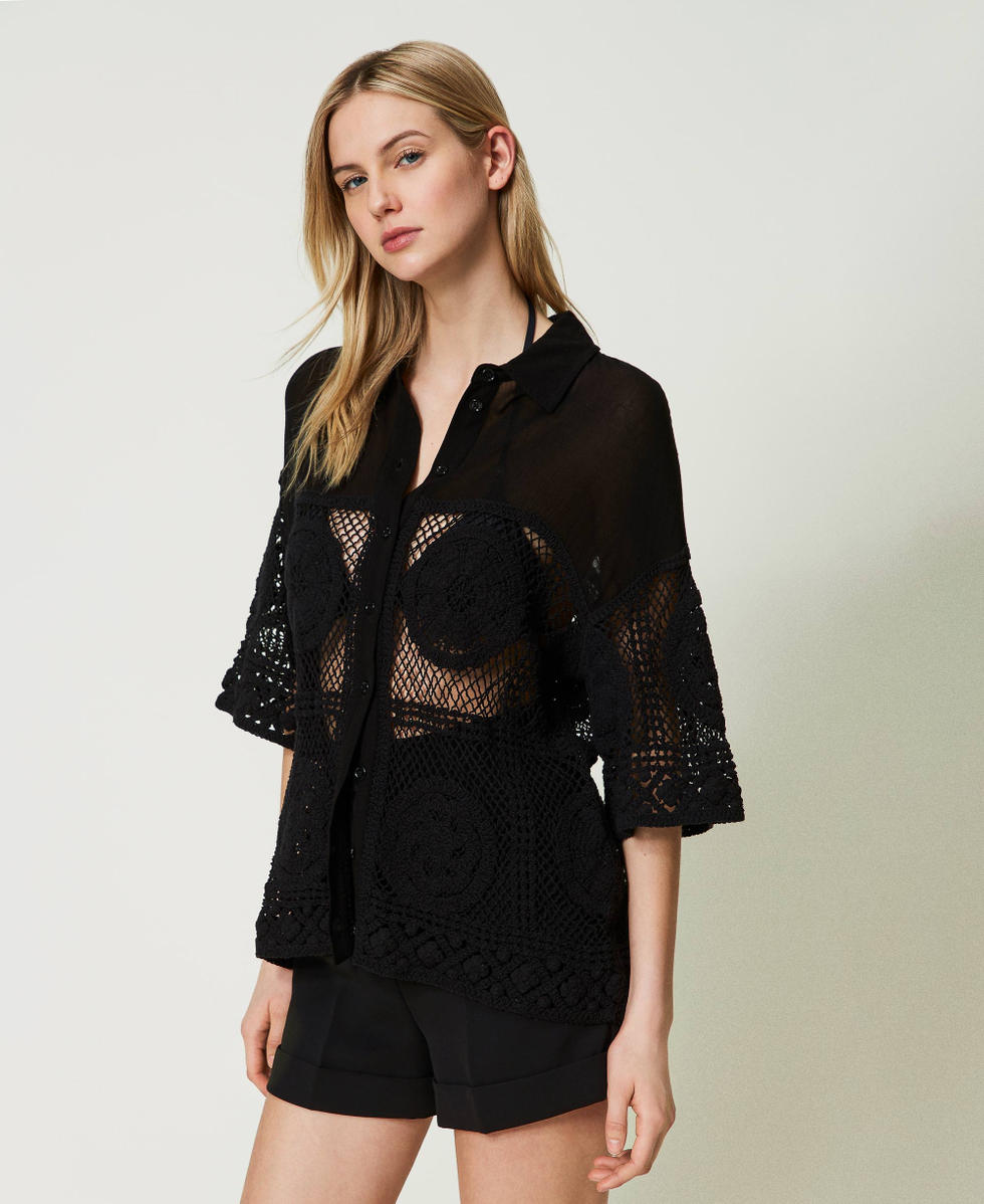 Camicia in creponne e crochet
