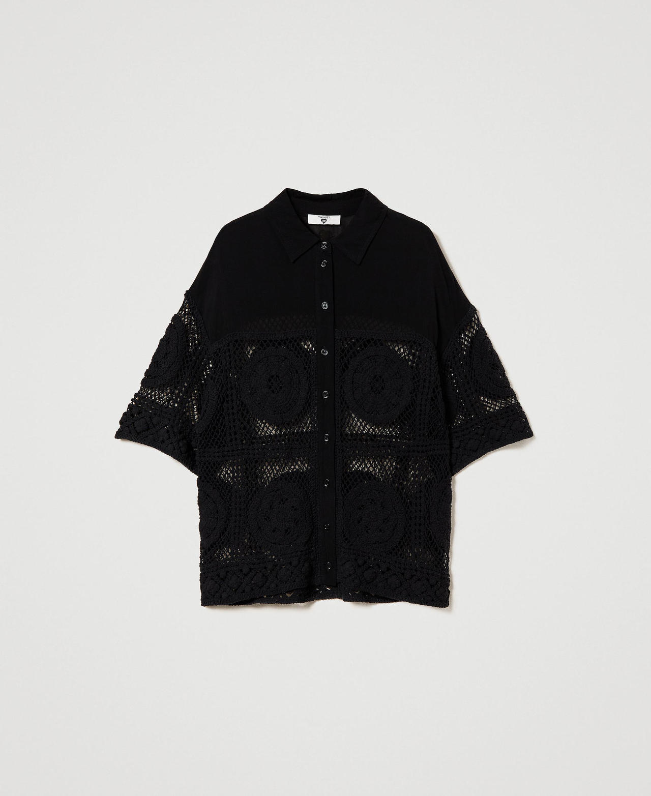 Chemise en crépon et crochet