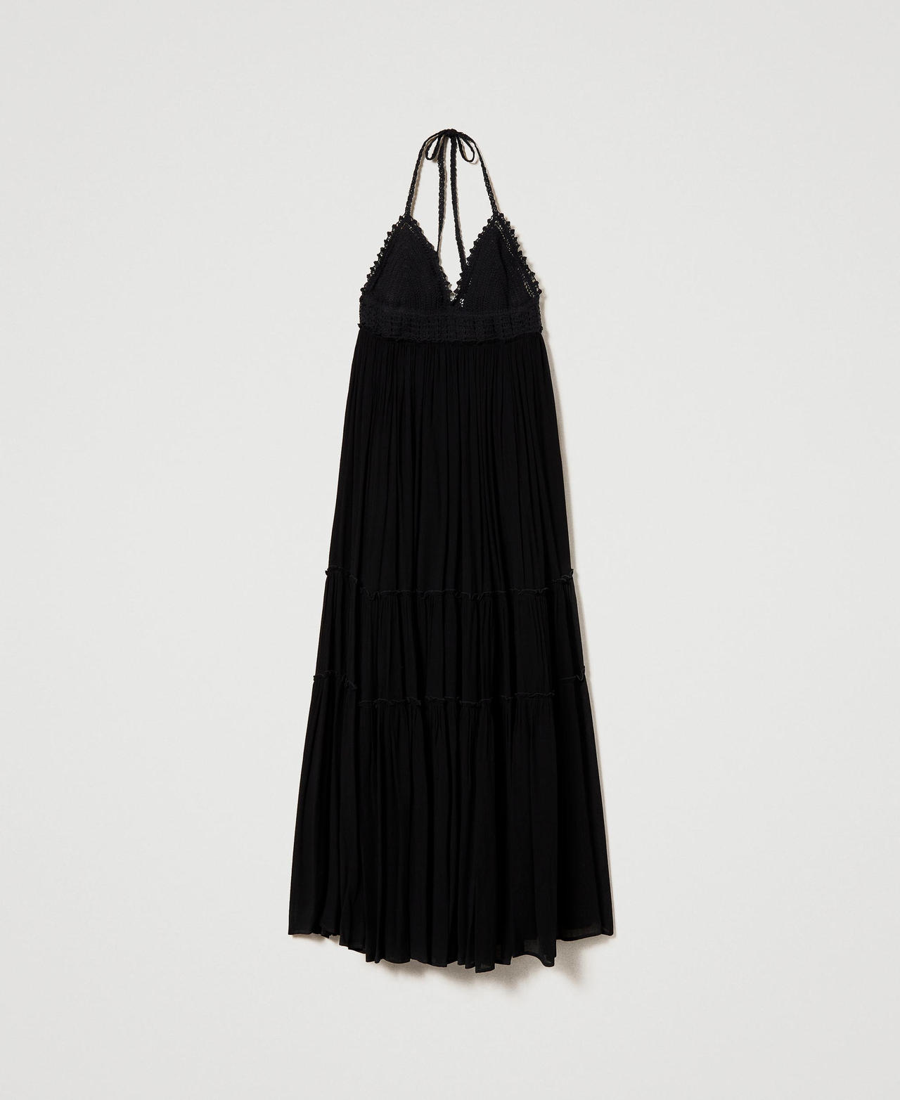 Robe longue en crépon et crochet